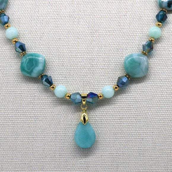 Aqua green Jasmin theme necklace with large silver lobster class. - Picture 4 of 5